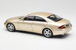 Mercedes CLS C219 Bej Deschis Auriu Kyosho 1:18 08401LBE Metal - imaginea 7 din 8