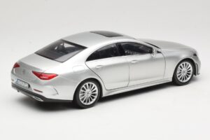 Mercedes CLS C257 Argintiu Norev 1:18 183489 Metal - imaginea 3 din 8