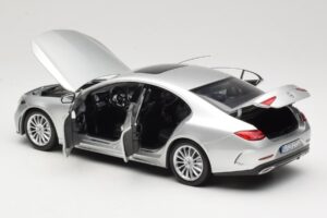 Mercedes CLS C257 Argintiu Norev 1:18 183489 Metal - imaginea 5 din 8