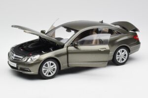 Mercedes E-Class Coupe C207 Titanite Gri Metalic Minichamps 1:18 B66962419 Metal - imaginea 2 din 8
