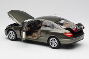 Mercedes E-Class Coupe C207 Titanite Gri Metalic Minichamps 1:18 B66962419 Metal - imaginea 5 din 8