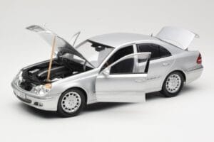 Mercedes E-Class W211 Argintiu Kyosho 1:18 B66962146 Metal - imaginea 2 din 8