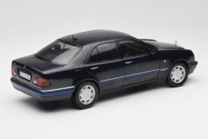 Mercedes E-Class W210 E320 Negru Sun Star 1:18 1151 Metal - imaginea 3 din 8