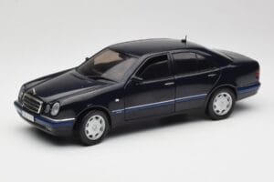 Mercedes E-Class W210 E320 Negru Sun Star 1:18 1151 Metal