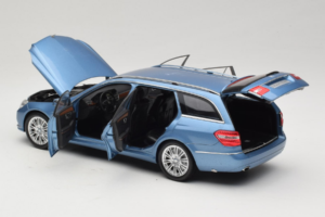 Mercedes E-Class W212 Estate Indigolith Metallic Blue Minichamps 1:18 B66962449 Metal - imaginea 5 din 8