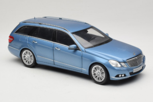 Mercedes E-Class W212 Estate Indigolith Metallic Blue Minichamps 1:18 B66962449 Metal - imaginea 6 din 8
