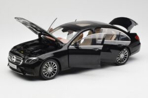 Mercedes E-Class W213 Obsidian Negru iScale 1:18 B66960380 Metal - imaginea 2 din 8