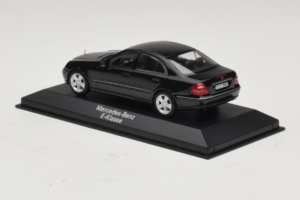 Mercedes E-Class W211 Negru Minichamps 1:43 B66961950 Metal - imaginea 3 din 4