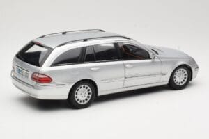 Mercedes E320 T-Modell S210 Elegance Argintiu Kyosho 1:18 B66962166 Metal - imaginea 3 din 8