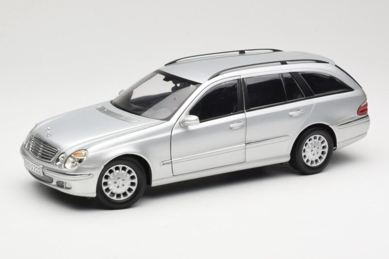 Mercedes E320 T-Modell S210 Elegance Argintiu Kyosho 1:18 B66962166 Metal