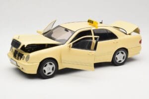 Mercedes E320 W210 Taxi Sun Star 1:18 1160 Metal - imaginea 2 din 8