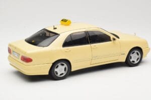 Mercedes E320 W210 Taxi Sun Star 1:18 1160 Metal - imaginea 3 din 8