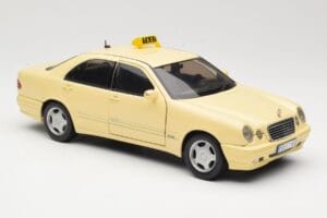 Mercedes E320 W210 Taxi Sun Star 1:18 1160 Metal - imaginea 6 din 8