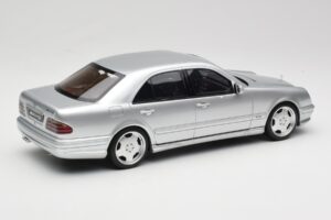 Mercedes E55 AMG W210 Brilliant Silver Otto 1:18 OT459 Rășină - imaginea 2 din 6