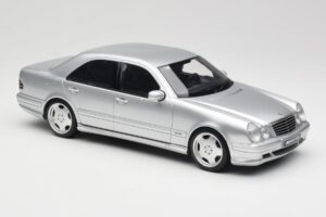 Mercedes E55 AMG W210 Brilliant Silver Otto 1:18 OT459 Rășină - imaginea 4 din 6
