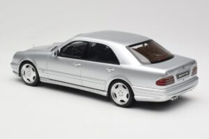 Mercedes E55 AMG W210 Brilliant Silver Otto 1:18 OT459 Rășină - imaginea 5 din 6