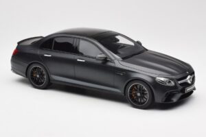 Mercedes AMG E63 S W213 Edition 1 Night Negru GT Spirit 1:18 B66963111 Rășină - imaginea 4 din 6