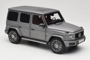 Mercedes G-Class G500 W463A Designo Platinum Magno Minichamps 1:18 B66960811 Metal - imaginea 6 din 8