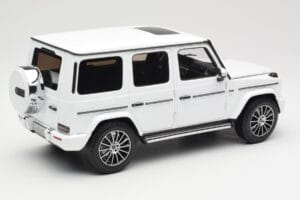 Mercedes G-Class G 500 W463A Diamond White Metallic Minichamps 1:18 113037111 Metal - imaginea 3 din 8