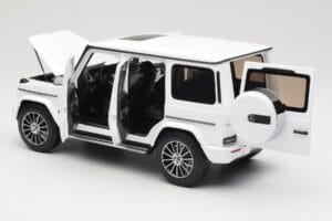 Mercedes G-Class G 500 W463A Diamond White Metallic Minichamps 1:18 113037111 Metal - imaginea 5 din 8