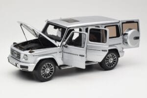 Mercedes G-Class G 500 W463A Iridium Silver Metallic Minichamps 1:18 113037112 Metal - imaginea 2 din 8