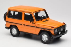 Mercedes G-Class W460 SWB Portocaliu Minichamps 1:18 155038000 Metal - imaginea 4 din 6