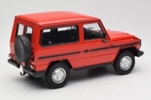 Mercedes G-Class W460 SWB Roșu Minichamps 1:18 155038002 Metal - imaginea 2 din 6