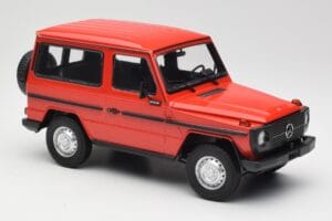 Mercedes G-Class W460 SWB Roșu Minichamps 1:18 155038002 Metal - imaginea 4 din 6
