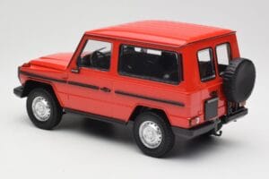 Mercedes G-Class W460 SWB Roșu Minichamps 1:18 155038002 Metal - imaginea 5 din 6