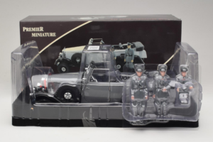 Mercedes G4 6-Wheels Negru With Figures Signature Models 1:18 38202 Metal - imaginea 3 din 3