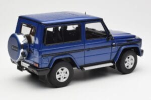 Mercedes G500 W463 SWB Albastru AUTOart 1:18 76114 Metal - imaginea 3 din 8