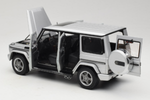 Mercedes G55 AMG W463 Argintiu AUTOart 1:18 76247 Metal - imaginea 5 din 8
