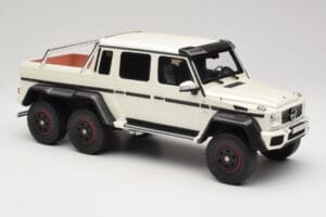 Mercedes AMG G63 6x6 W463 Alb GT Spirit 1:18 GT100 Rășină - imaginea 4 din 6