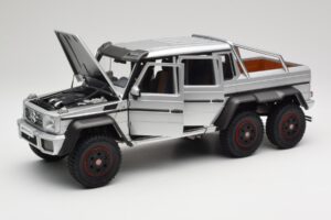 Mercedes AMG G63 W463 6x6 Iridium Argintiu AUTOart 1:18 76301 Compozit - imaginea 2 din 8