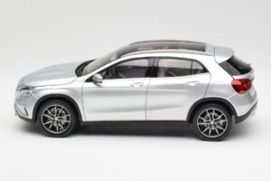 Mercedes GLA X156 Polar Argintiu Metalic Norev 1:18 B66960267 Metal - imaginea 4 din 8