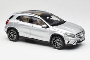 Mercedes GLA X156 Polar Argintiu Metalic Norev 1:18 B66960267 Metal - imaginea 6 din 8