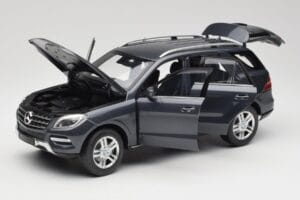 Mercedes M-Class W164 Grey Metallic Minichamps 1:18 100030100 Metal - imaginea 2 din 8