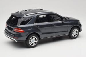 Mercedes M-Class W164 Grey Metallic Minichamps 1:18 100030100 Metal - imaginea 3 din 8