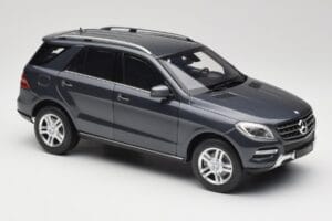 Mercedes M-Class W164 Grey Metallic Minichamps 1:18 100030100 Metal - imaginea 6 din 8