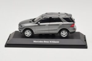 Mercedes M-Class W166 Palladium Silver Metallic Minichamps 1:43 B66960061 Metal