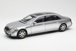 Maybach 62 LWB Himalaya Argintiu Dealer Edition AUTOart 1:18 B66962178 Metal
