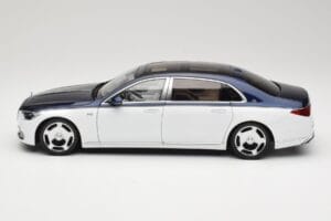 Mercedes Maybach S-Class Z223 Nautical Blue Diamond White Almost Real 1:18 820126 Metal - imaginea 4 din 8