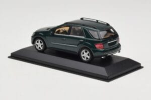 Mercedes ML 500 W164 Verde Închis Minichamps 1:43 400034500 Metal - imaginea 3 din 4