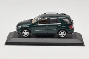 Mercedes ML 500 W164 Verde Închis Minichamps 1:43 400034500 Metal