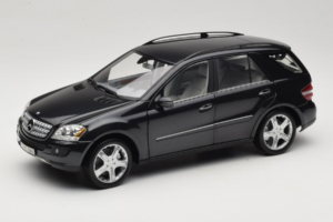 Mercedes ML W164 Obsidian Black Ediție Dealer Minichamps 1:18 B66962321 Metal