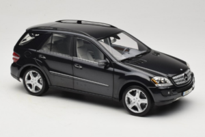 Mercedes ML W164 Obsidian Black Ediție Dealer Minichamps 1:18 B66962321 Metal - imaginea 6 din 8