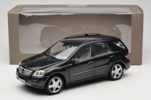 Mercedes ML W164 Obsidian Black Ediție Dealer Minichamps 1:18 B66962321 Metal - imaginea 8 din 8
