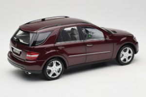 Mercedes ML W164 Red Metallic Minichamps 1:18 150034500 Metal - imaginea 3 din 8