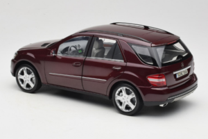 Mercedes ML W164 Red Metallic Minichamps 1:18 150034500 Metal - imaginea 7 din 8