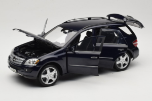 Mercedes ML W164 Tanzanite Blue Ediție Dealer Minichamps 1:18 B66962322 Metal - imaginea 2 din 8